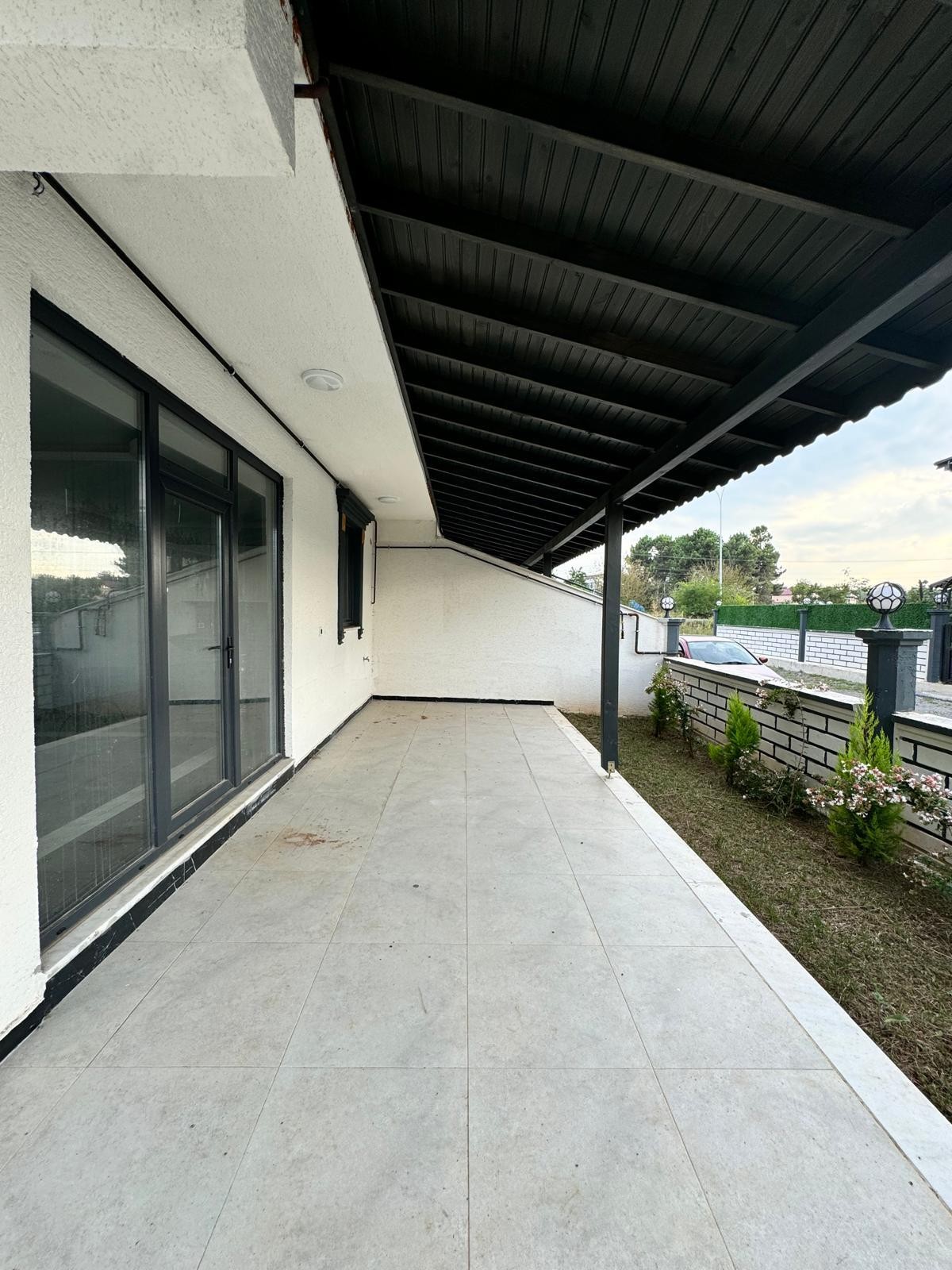 VERANDALI, YERDEN ISITMA, GENİŞ BAHÇE ALANLI F/P 5+1 TRİPLEKS VİLLA! KOCAALİ ALANDERE MH