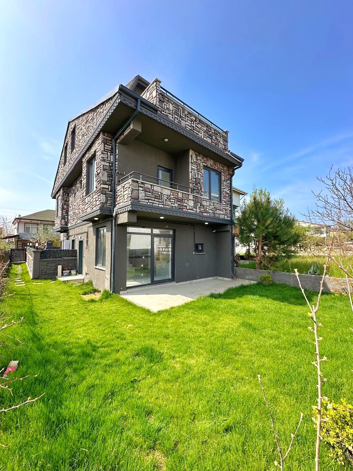 BAĞIMSIZ MÜSTAKİL/GİRİŞ-BAHÇE, GENİŞ BAHÇE ALANLI, DENİZE YÜRÜME MESAFESİ(150M) 3+1 TRİPLEKS VİLLA! KOCAALİ ALANDERE MH