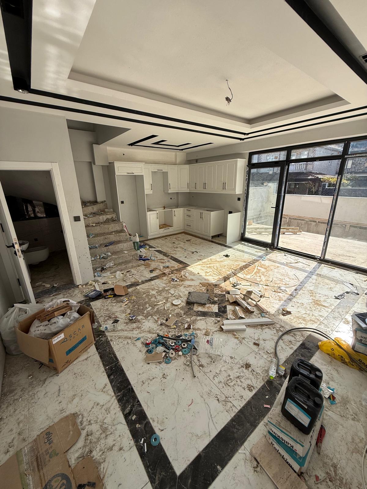 HAVUZLU, ÖN CEPHE, LÜKS DİZAYN, ÇİFT EBEVEYN BANYOLU 3+1 TRİPLEKS VİLLA! KOCAALİ ALANDERE MH