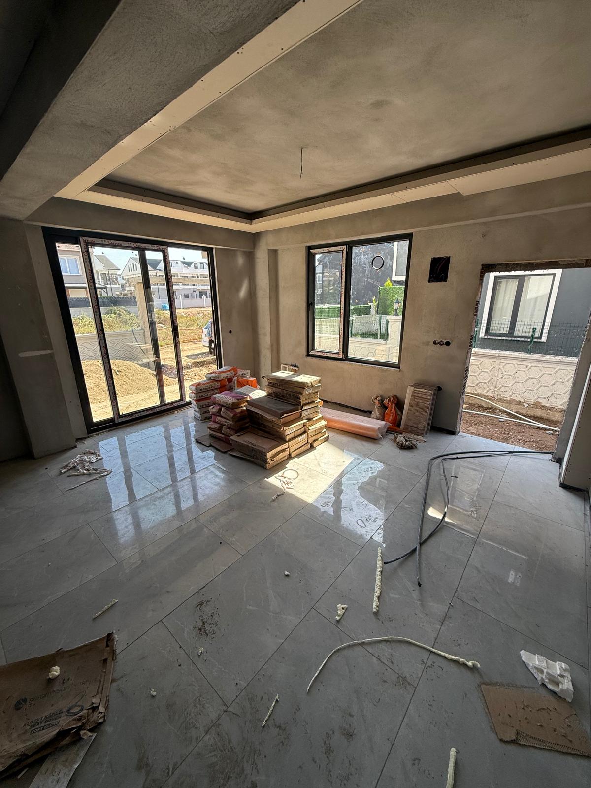 2 AYA TESLİM, ÖN-ARKA CEPHE SEÇENEKLİ, FIRSAT FİYATLI, PLAJA 180METRE 3+1 TRİPLEKS VİLLA! KOCAALİ ALANDERE MH