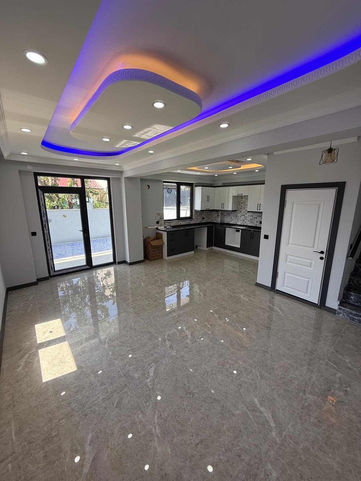 GENİŞ BAHÇE-BİNA KULLANIM ALANLI, HAVUZLU, MERKEZ PLAJ, PLAJA 80METRE, ARKA CEPHE 4+1 TRİPLEKS VİLLA! KOCAALİ YAYLA MH