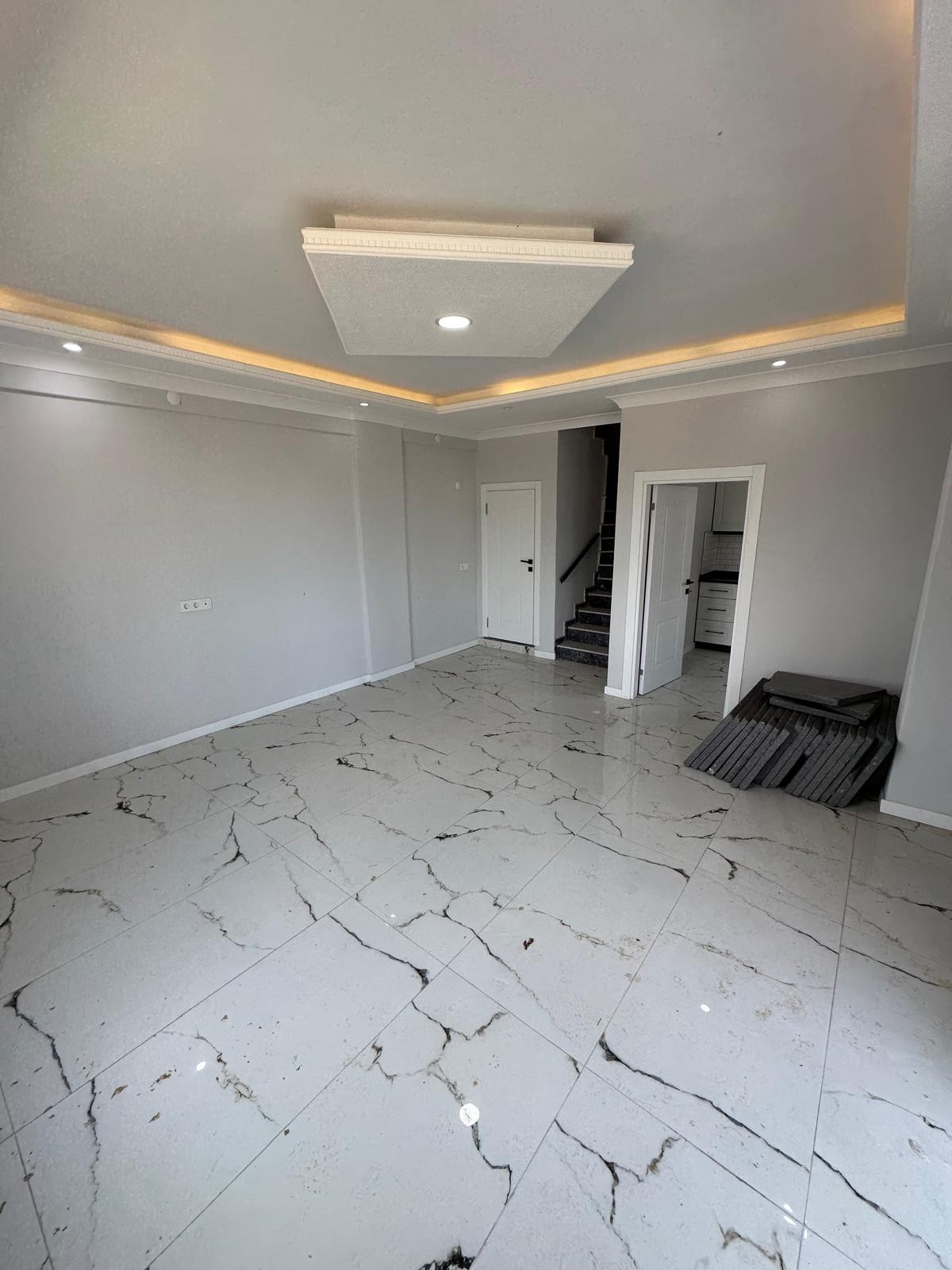AYRI MUTFAK, MÜSTAKİL GİRİŞ, YERDEN ISITMA, EBEVEYN BANYOLU 3+1 TRİPLEKS VİLLA! KOCAALİ ALANDERE MH