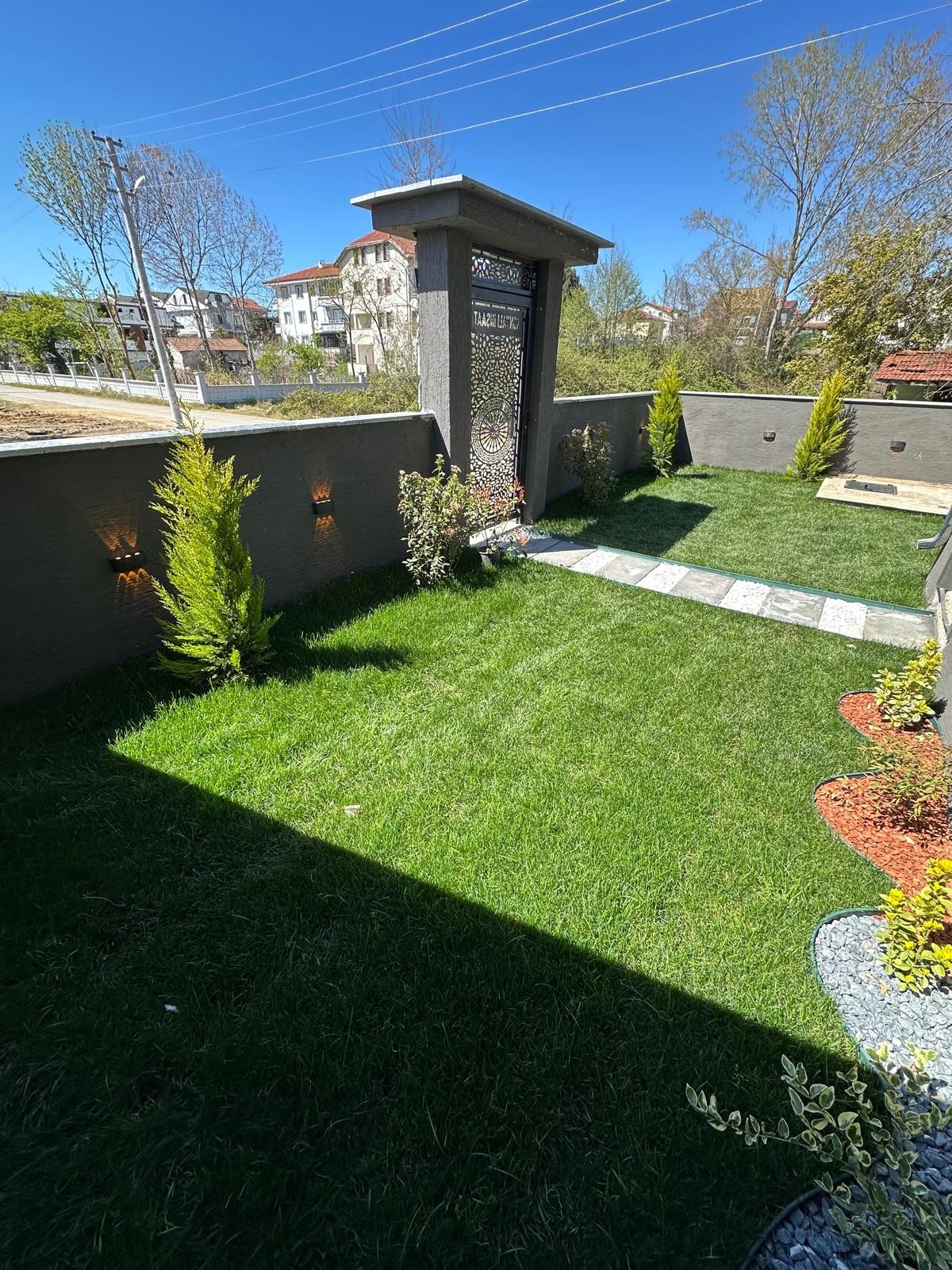 KÖŞE PARSEL, LÜKS DİZAYN, MERKEZ PLAJ, HAVUZLU, EBEVEYN BANYOLU, YERDEN ISITMA 3+1 TRİPLEKS VİLLA! KOCAALİ YAYLA MH