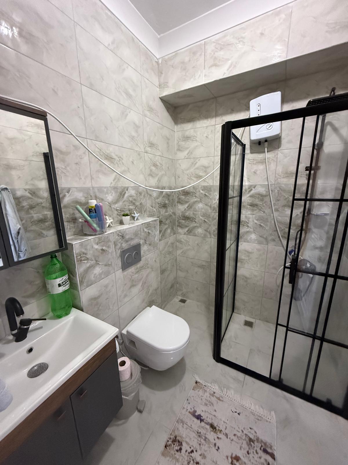 MERKEZ PLAJ, CAM BALKON TERAS, GENİŞ BİNA KULLANIM ALANLI, EBEVEYN BANYOLU, ÖN CEPHE 4+1 TRİPLEKS VİLLA! KOCAALİ YALI MH