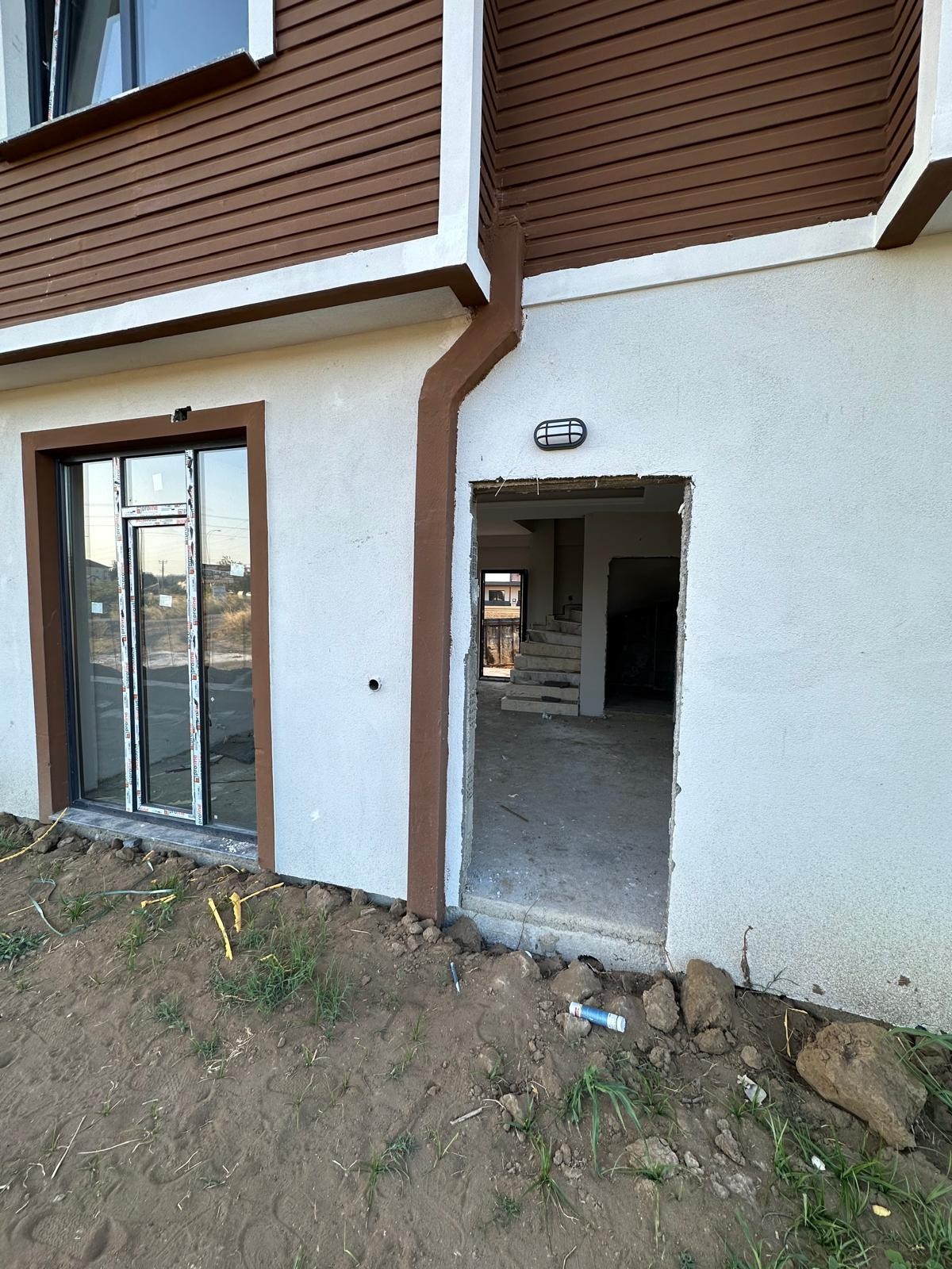 İLÇEMİZİN EN UYGUN FİYAT VİLLASI! EBEVEYN BANYO, DENİZE 50METRE, ÖN-ARKA ÇİFT BAHÇELİ 3+1 TRİPLEKS VİLLA! KOCAALİ ALANDERE MH