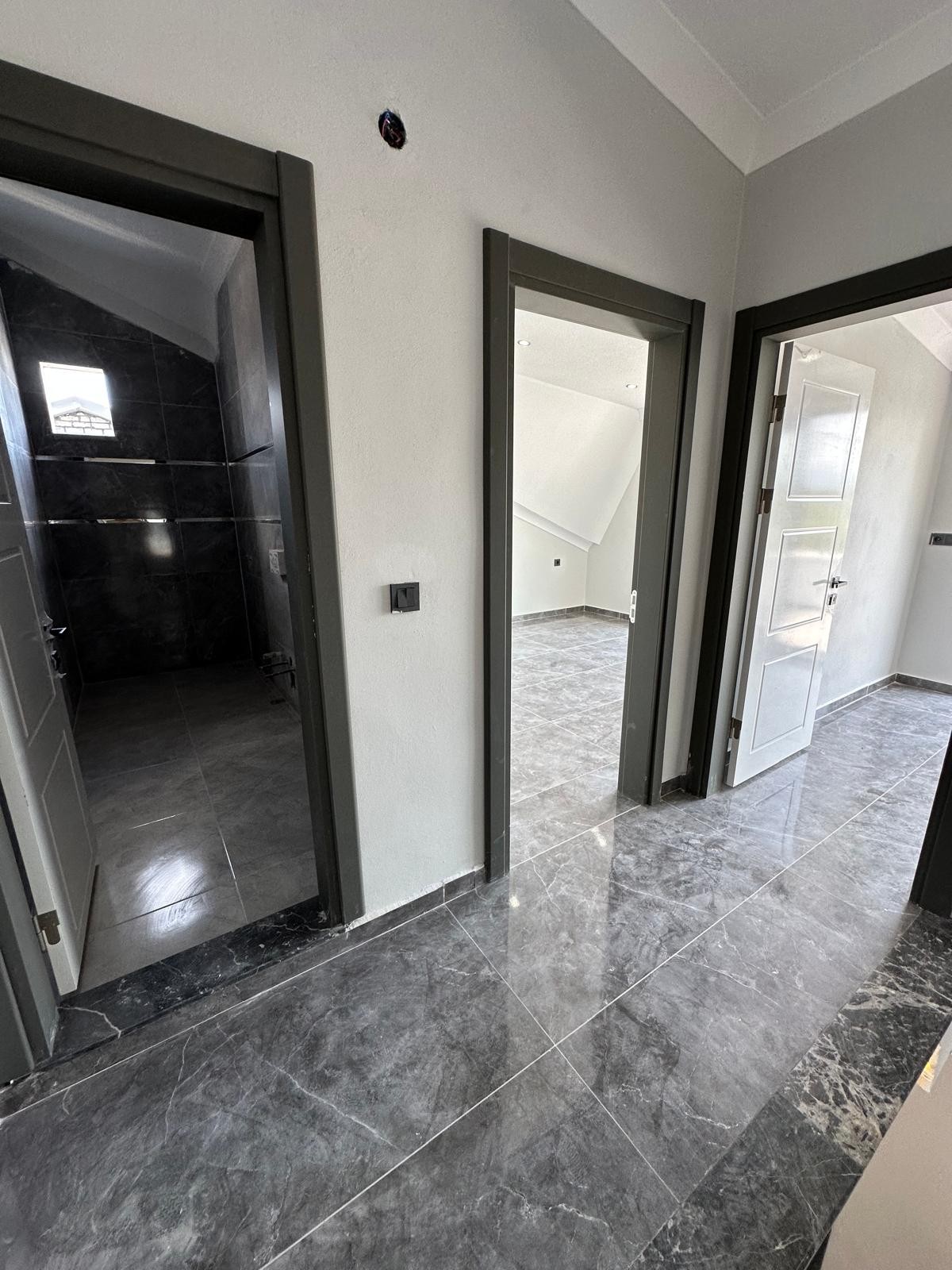 LÜKS DİZAYN, ULTRA GENİŞ 3 CEPHE BAHÇE, EBEVEYN BANYOLU, HAVUZLU 4+1 TRİPLEKS VİLLA! KOCAALİ ALANDERE MH