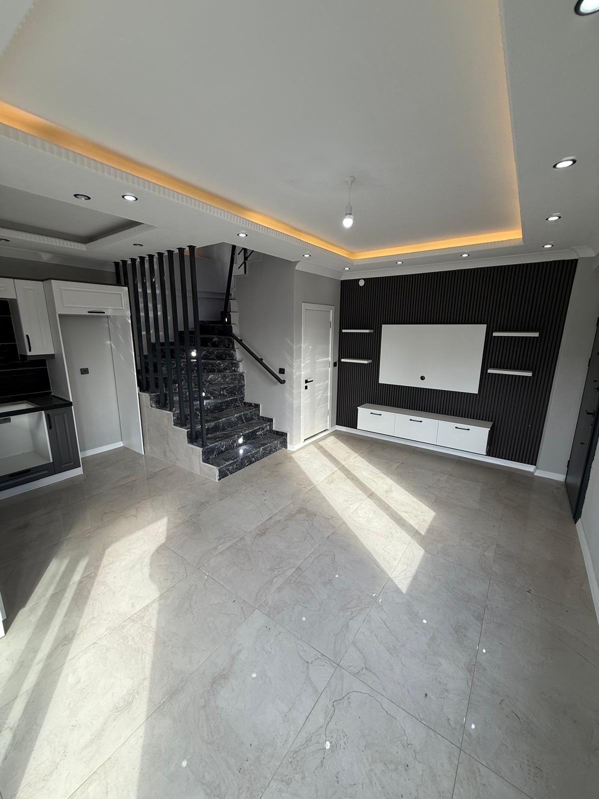 LÜKS DİZAYN, MERKEZ PLAJ, EBEVEYN BANYOLU, KOMPLE GRANİT ZEMİN 3+1 TRİPLEKS VİLLA! KOCAALİ YALI MH