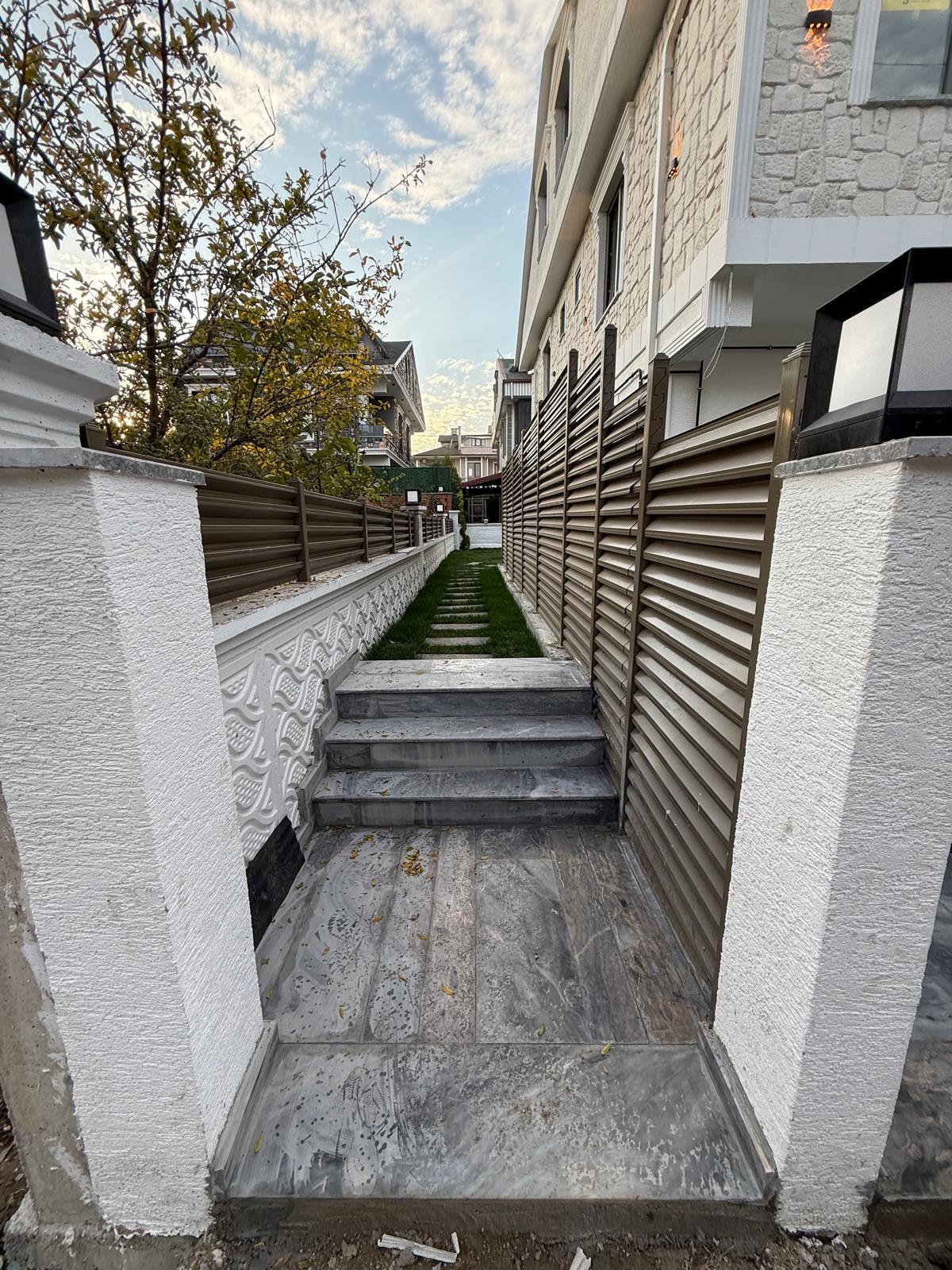 MERKEZ PLAJ, F/P, ARKA CEPHE, LÜKS DİZAYN, ALAÇATI TAŞ KONSEPT, EBEVEYN BANYO 3+1 TRİPLEKS VİLLA! KOCAALİ YALI MH