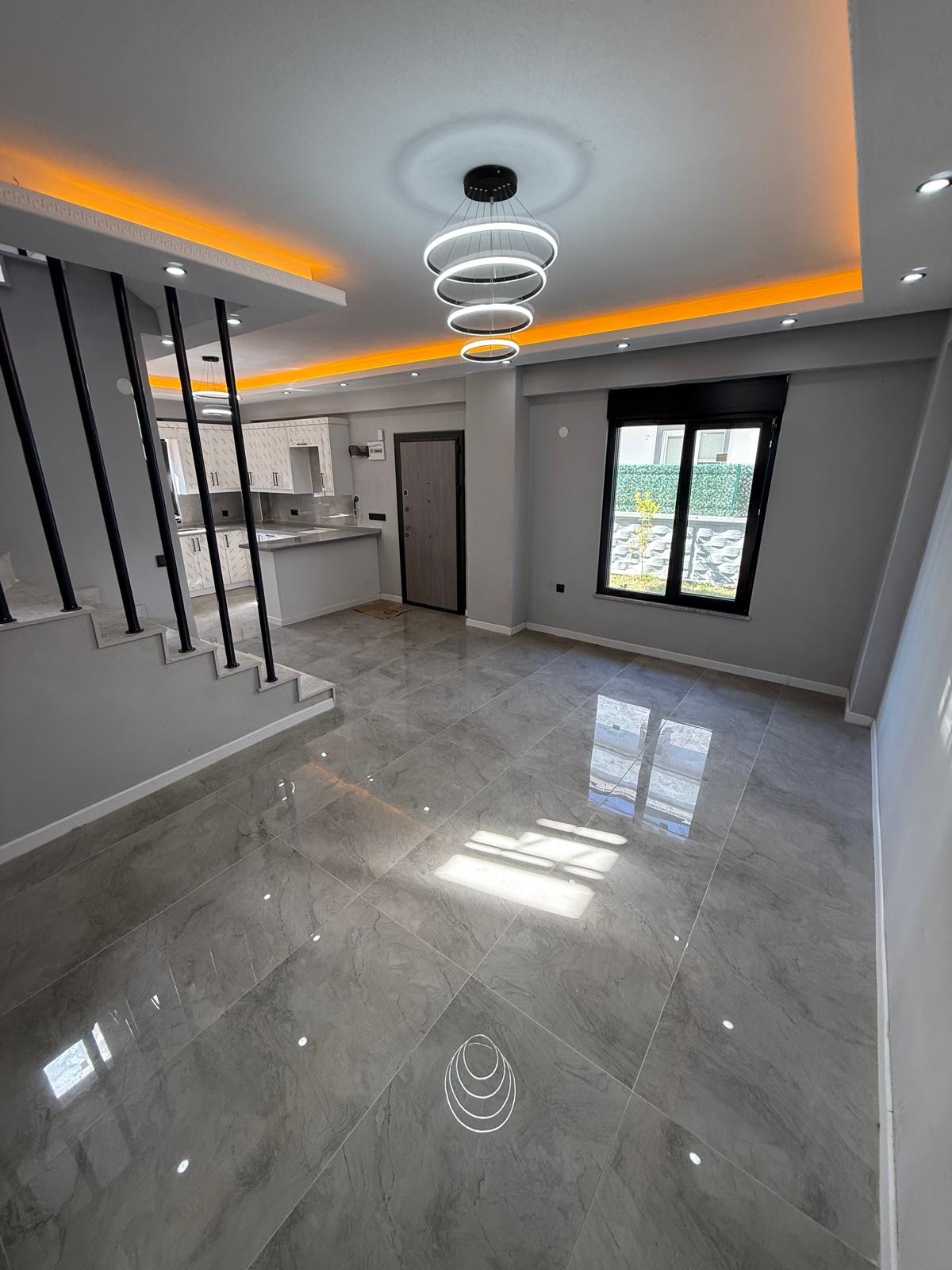 HAVUZLU, AYRI MUTFAK KONSEPT, MÜSTAKİL GİRİŞ-BAHÇE, EBEVEYN BANYOLU 4+1 TRİPLEKS VİLLA! KOCAALİ ALANDERE MH