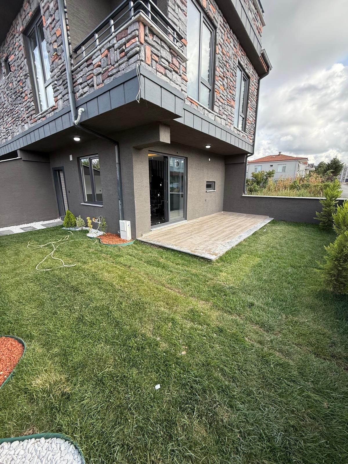 KÖŞE PARSEL, LÜKS DİZAYN, YERDEN ISITMA, EBEVEYN BANYOLU, KOMPLE GRANİT ZEMİN 3+1 VİLLA! KOCAALİ ALANDERE MH