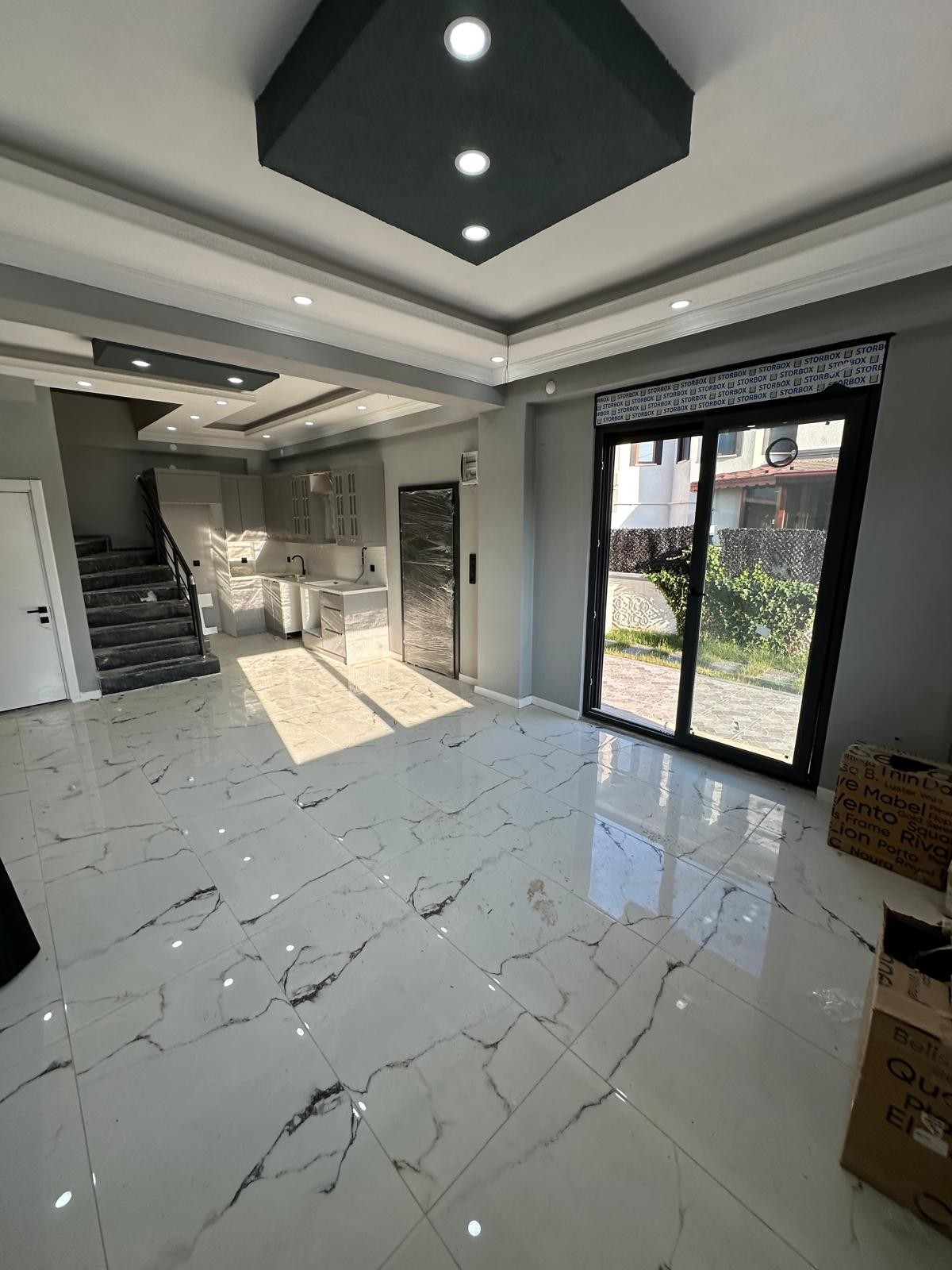 AYRIK NİZAM, 155m2 ARSA İÇİNDE, KOMPLE PANJURLU, HAVUZLU, ULTRA GENİŞ BAHÇE 4+1 TRİPLEKS VİLLA! KOCAALİ ALANDERE MH