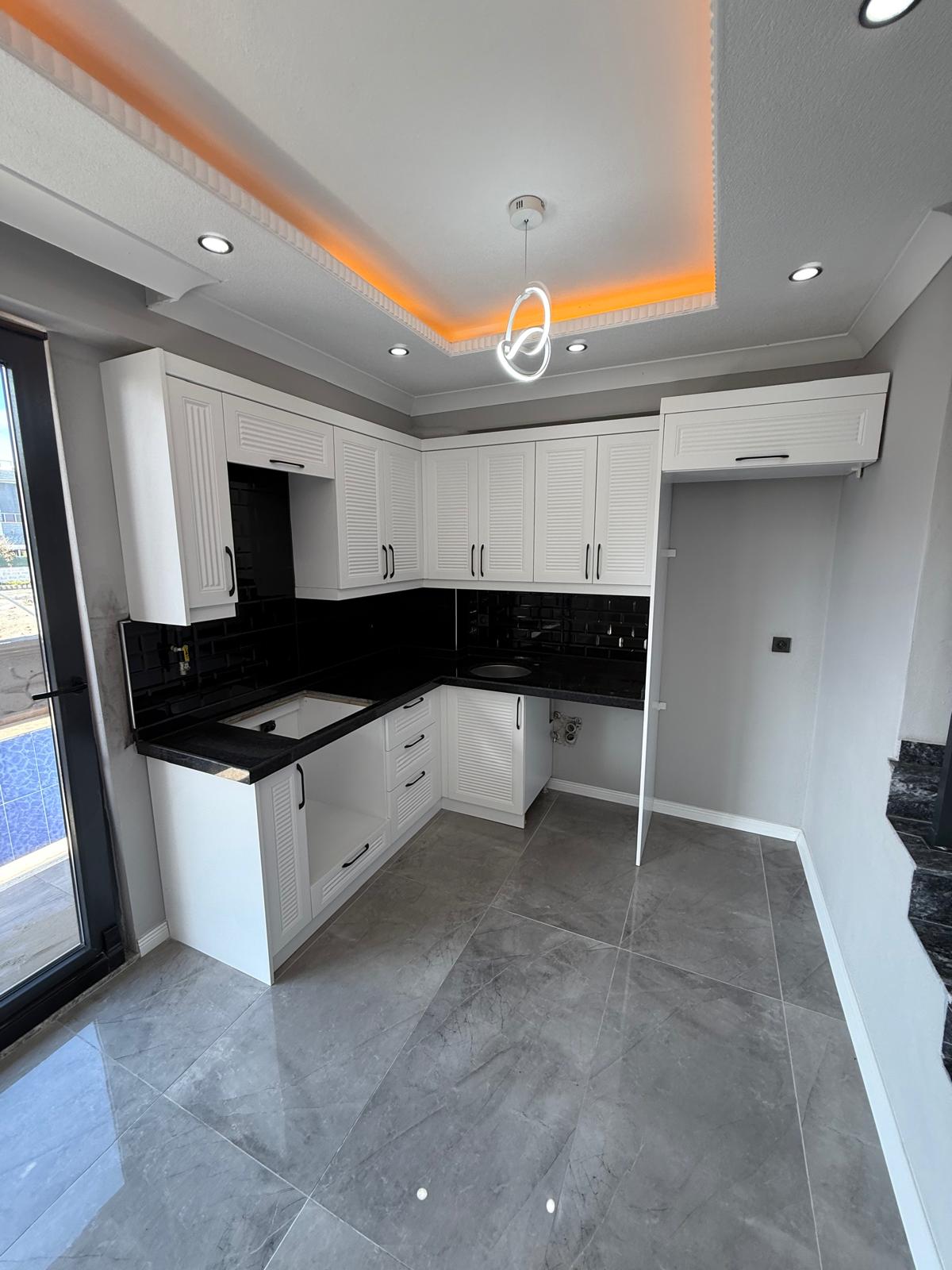 DENİZE 2.PARSEL, HAVUZLU, KAPANMAZ DENİZ MANZARALI, ÖN-ARKA CEPHE SEÇENEKLİ-ARKA 4+1 TRİPLEKS VİLLA! KOCAALİ ALANDERE MH