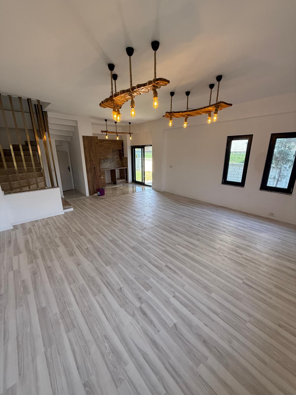 210m2 ARSA İÇİNDE, İLÇEMİZİN EN UYGUN FİYATLI, ULTRA GENİŞ BAHÇELİ, KENDİNE GARAJLI 4+1 MÜSTAKİL TRİPLEKS VİLLASI! KOCAALİ ALANDERE MH