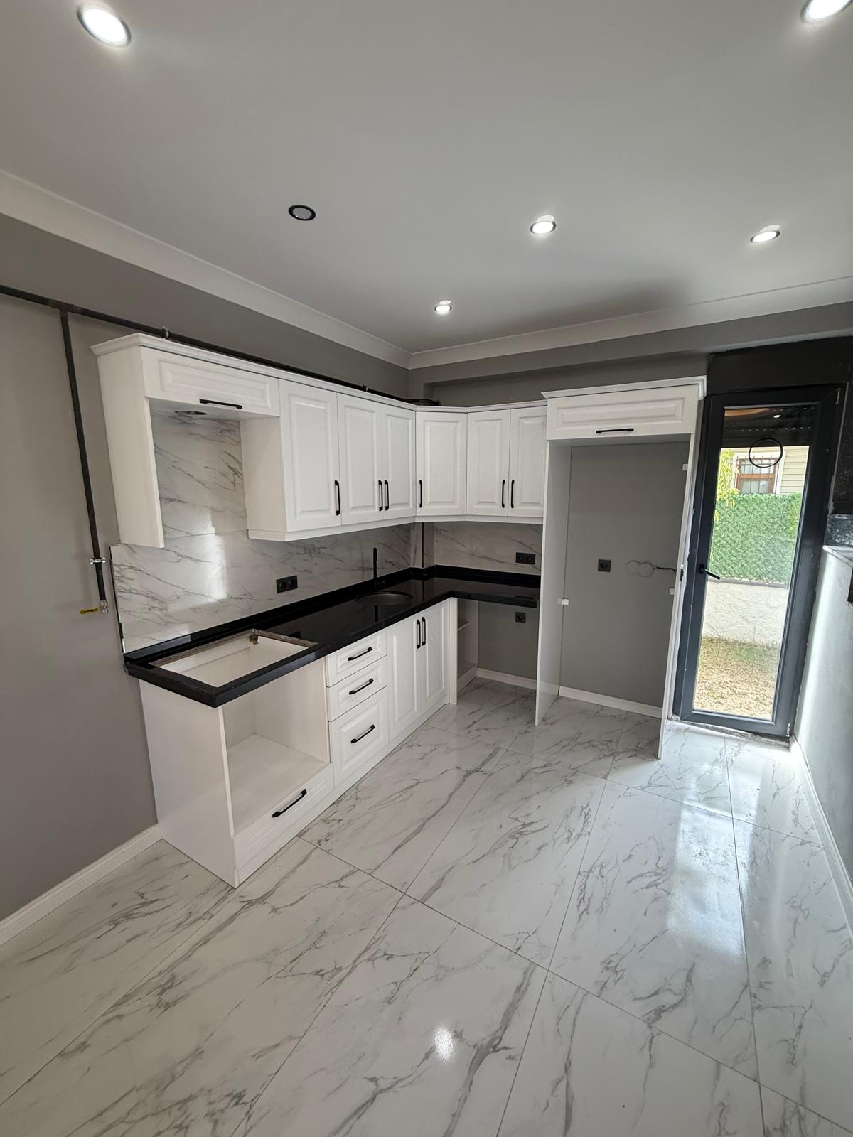 KOMPLE PANJURLU, F/P, EBEVEYN BANYOLU, YERDEN ISITMA, GRANİT ZEMİN 3+1 TRİPLEKS VİLLA! KOCAALİ ALANDERE MH