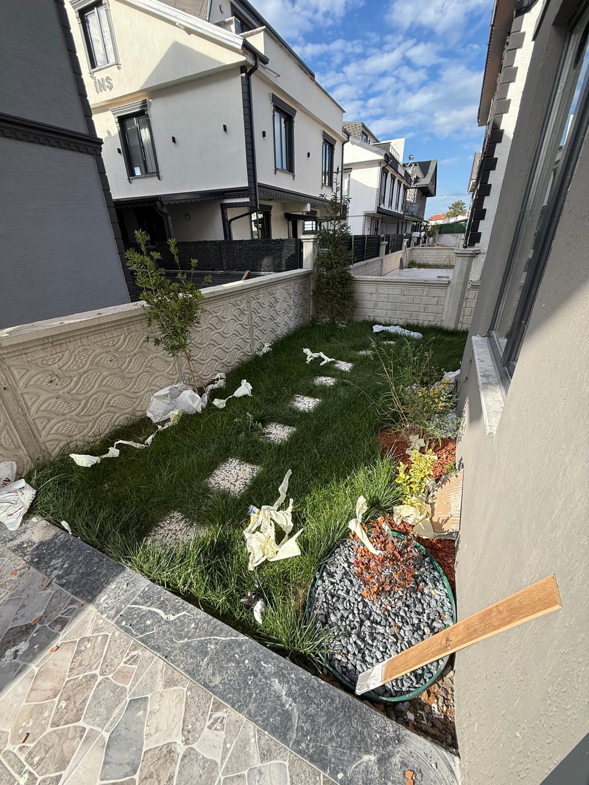 MERKEZ PLAJ, ULTRA GENİŞ BAHÇE-BİNA ALANLI, HAVUZLU  4+1 TRİPLEKS VİLLA! KOCAALİ YAYLA MH