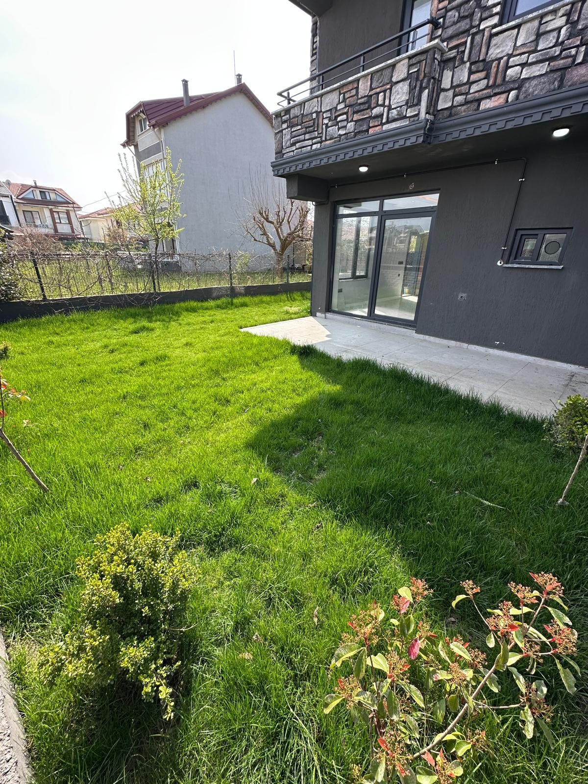 BAĞIMSIZ MÜSTAKİL/GİRİŞ-BAHÇE, GENİŞ BAHÇE ALANLI, DENİZE YÜRÜME MESAFESİ(150M) 3+1 TRİPLEKS VİLLA! KOCAALİ ALANDERE MH