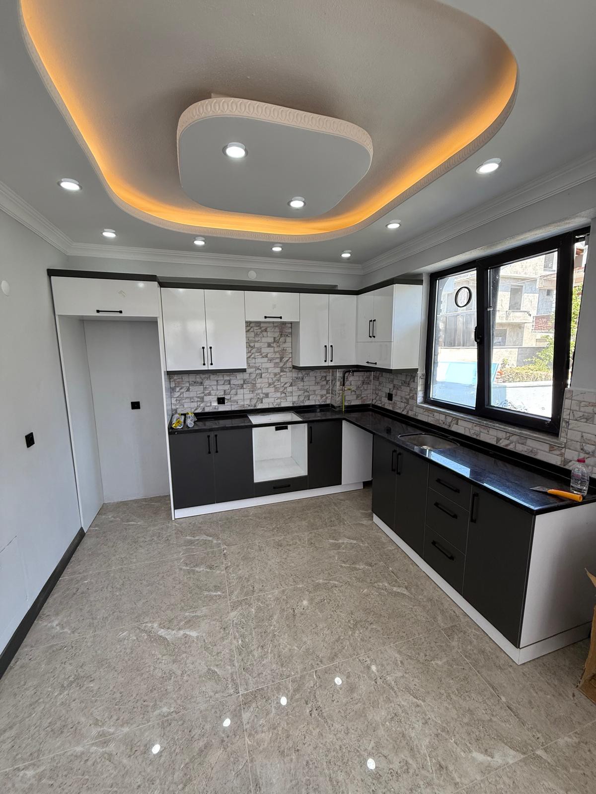 GENİŞ BAHÇE-BİNA KULLANIM ALANLI, MERKEZ PLAJ, PLAJA 80METRE, ÖN CEPHE 4+1 TRİPLEKS VİLLA! KOCAALİ YAYLA MH