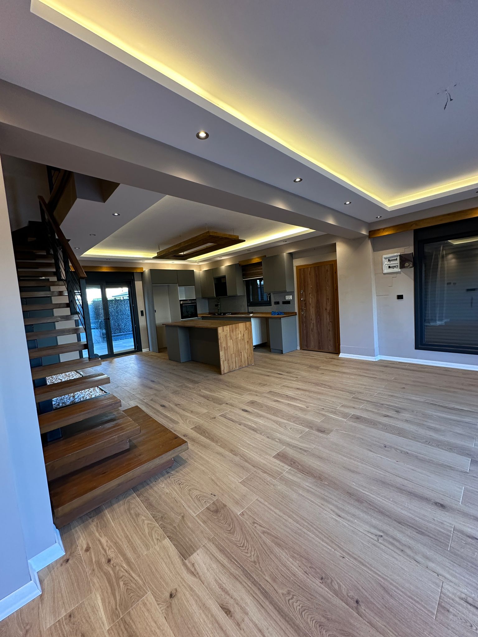 ULTRA LÜKS, 216m2 ARSA İÇİNDE TAM BAĞIMSIZ MÜSTAKİL! HAVUZLU, JAKUZİLİ, ULTRA GENİŞ BAHÇE, KENDİNE GARAJLI 4+1 TRİPLEKS VİLLA! KOCAALİ ALANDERE MH