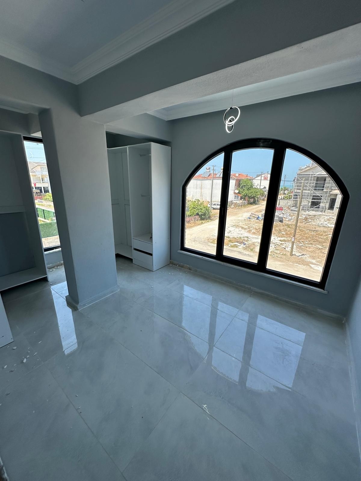 KÖŞE PARSEL, JAKUZİLİ, EBEVEYN BANYOLU, TAŞ KONSEPT, HAVUZLU, GENİŞ BAHÇE 3+1 TRİPLEKS VİLLA! KOCAALİ ALANDERE MH