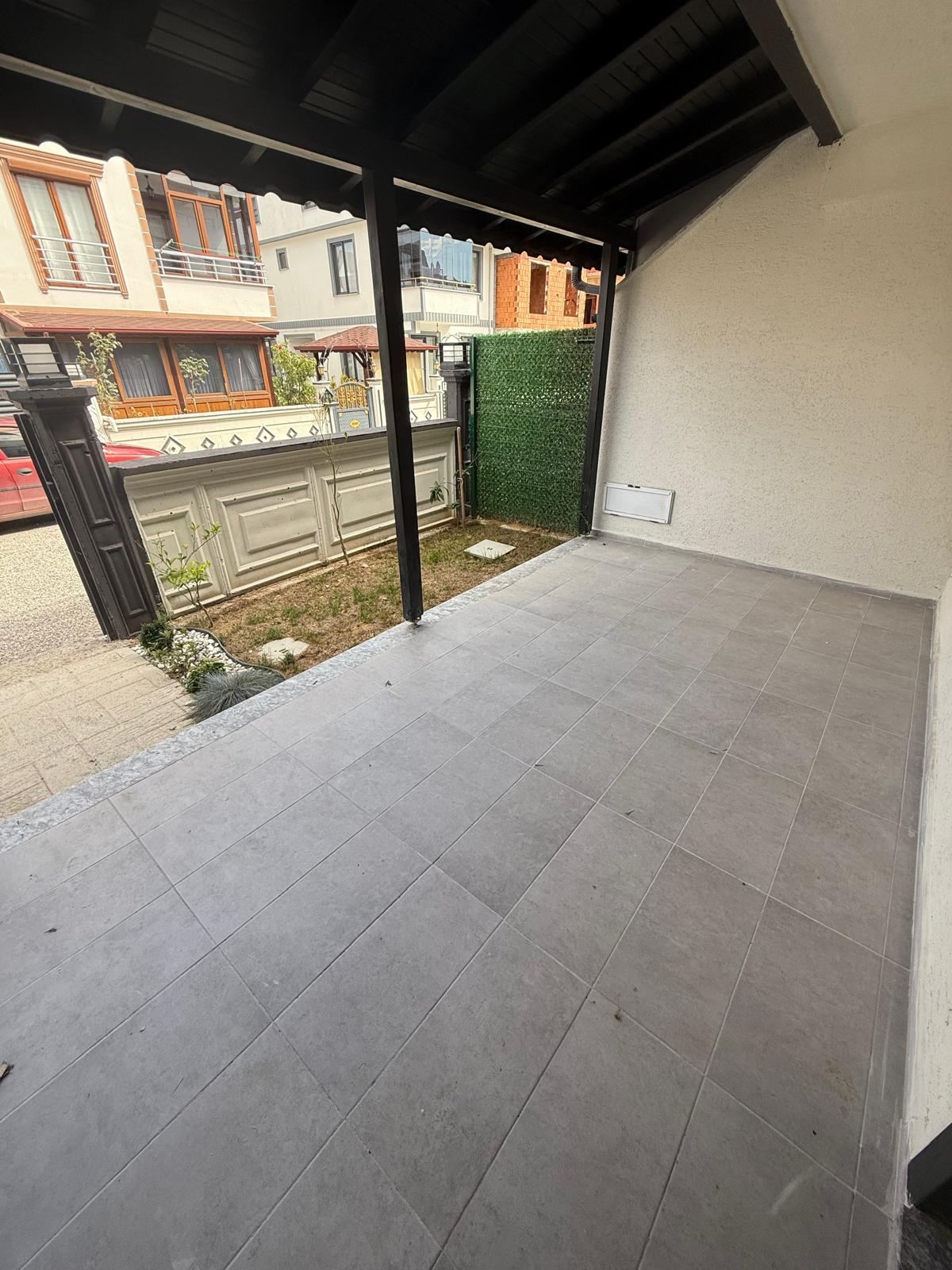 KOMPLE PANJURLU, F/P, EBEVEYN BANYOLU, YERDEN ISITMA, GRANİT ZEMİN 3+1 TRİPLEKS VİLLA! KOCAALİ ALANDERE MH