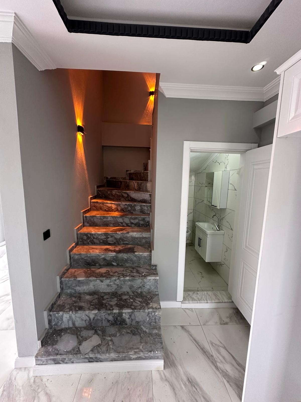 DENİZE 50 METRE, TAŞ KONSEPT, BARBEKÜLÜ, HAVUZLU, EBEVEYN BANYOLU 3+1 TRİPLEKS VİLLA! KOCAALİ ALANDERE MH 