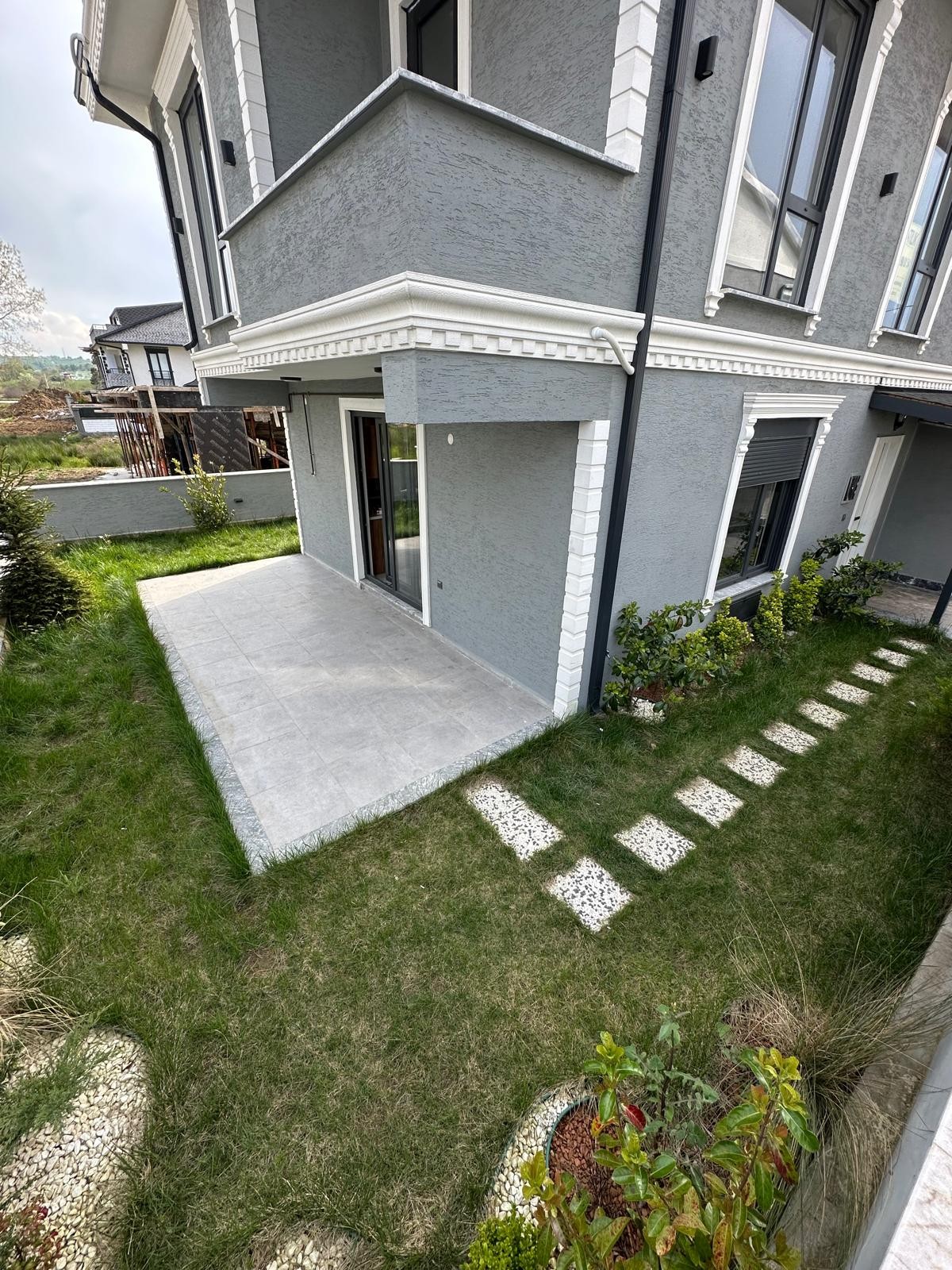 KOMBİ(PETEK), MÜSTAKİL GİRİŞ/GENİŞ BAHÇE ALANLI(L), F/P 4+1 TRİPLEKS VİLLA! KOCAALİ ALANDERE MH