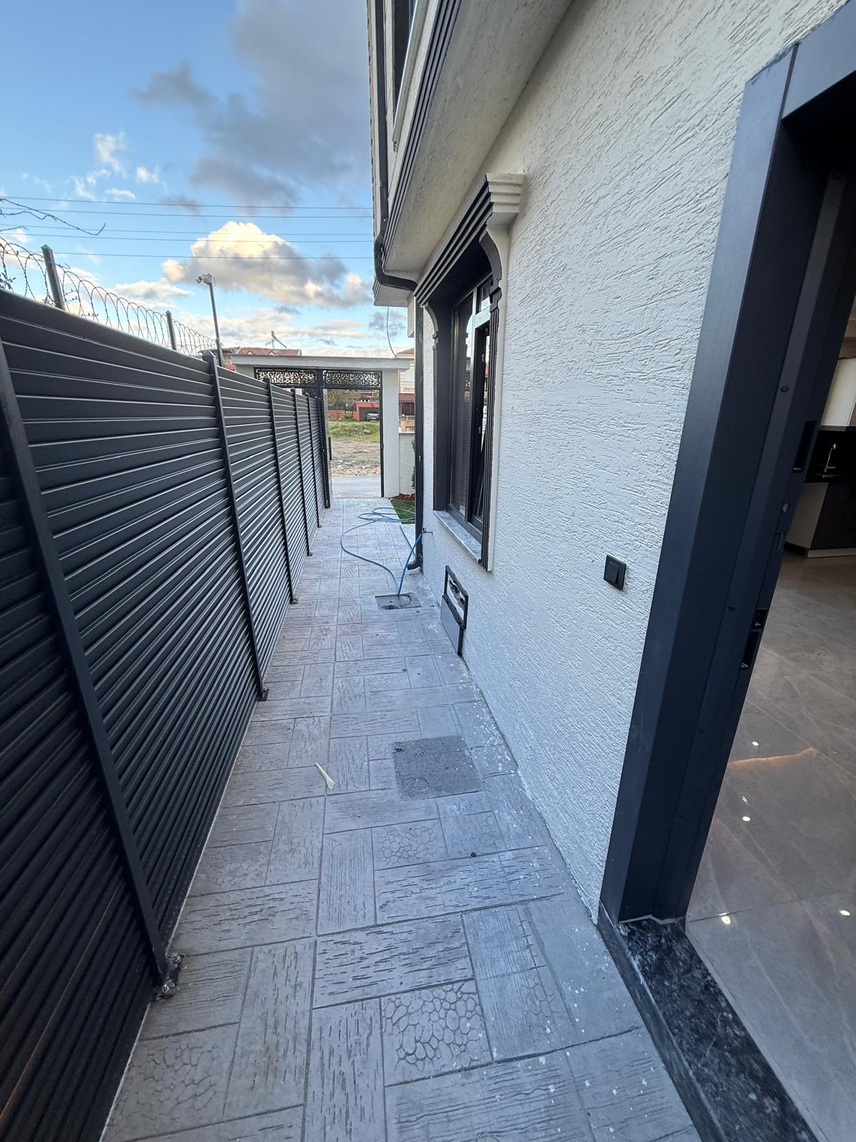 ÖN CEPHE, DENİZ MANZARALI TERAS, LÜKS DİZAYN, YERDEN ISITMA, EBEVEYN BANYOLU 3+1 TRİPLEKS VİLLA! KOCAALİ ALANDERE MH