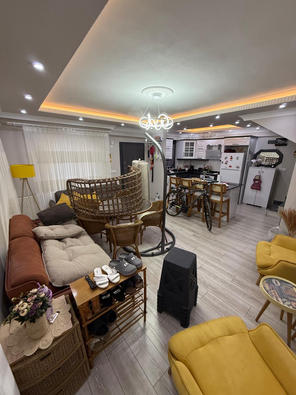 MERKEZ PLAJ, ARKA CEPHE, PLAJA 200METRE, EBEVEYN BANYOLU TRİPLEKS 3+1 VİLLA! KOCAALİ YALI MH