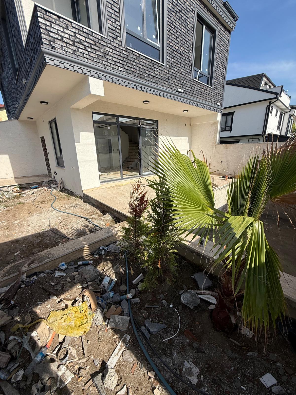 HAVUZLU, ÖN CEPHE, LÜKS DİZAYN, ÇİFT EBEVEYN BANYOLU 3+1 TRİPLEKS VİLLA! KOCAALİ ALANDERE MH