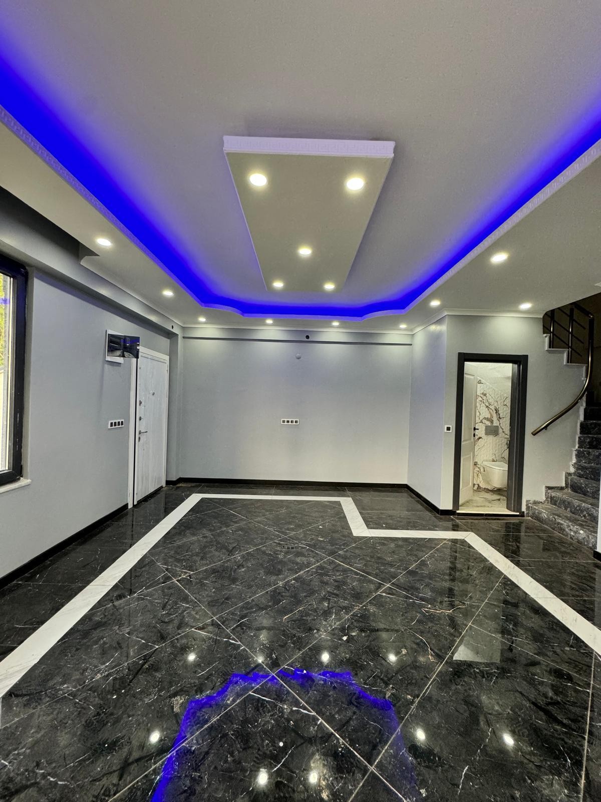 VERANDALI, YERDEN ISITMA, GENİŞ BAHÇE ALANLI F/P 5+1 TRİPLEKS VİLLA! KOCAALİ ALANDERE MH
