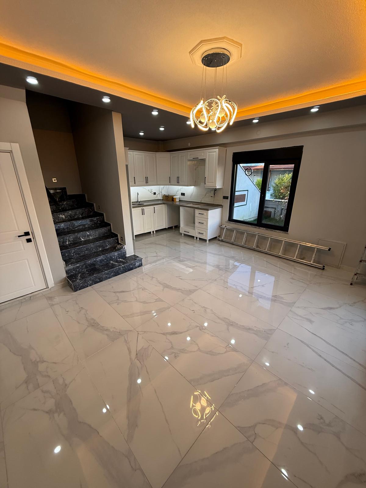 KÖŞE PARSEL, ULTRA GENİŞ BAHÇE, MERKEZ PLAJ, AYRI KONSEPT MUTFAK  4+1 TRİPLEKS VİLLA! KOCAALİ YALI MH