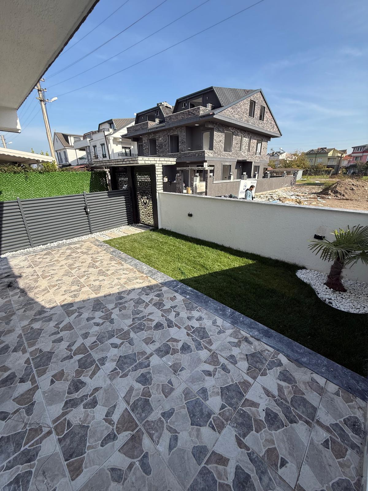 ÖN CEPHE, PLAJA 70METRE, LÜKS DİZAYN, YERDEN ISITMA 3+1 TRİPLEKS VİLLA! KOCAALİ ALANDERE MH