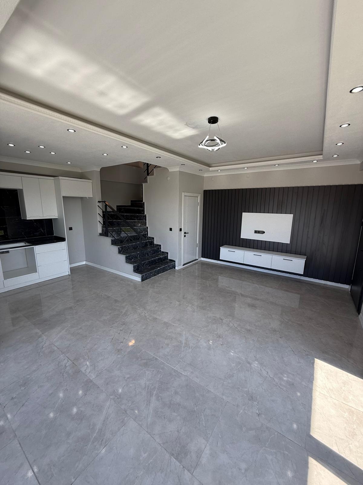 KIŞ BAHÇELİ-ULTRA GENİŞ EMSALSİZ BAHÇE, HAVUZLU, MERKEZ PLAJ, LÜKS DİZAYN 4+1 TRİPLEKS VİLLA! KOCAALİ YAYLA MH