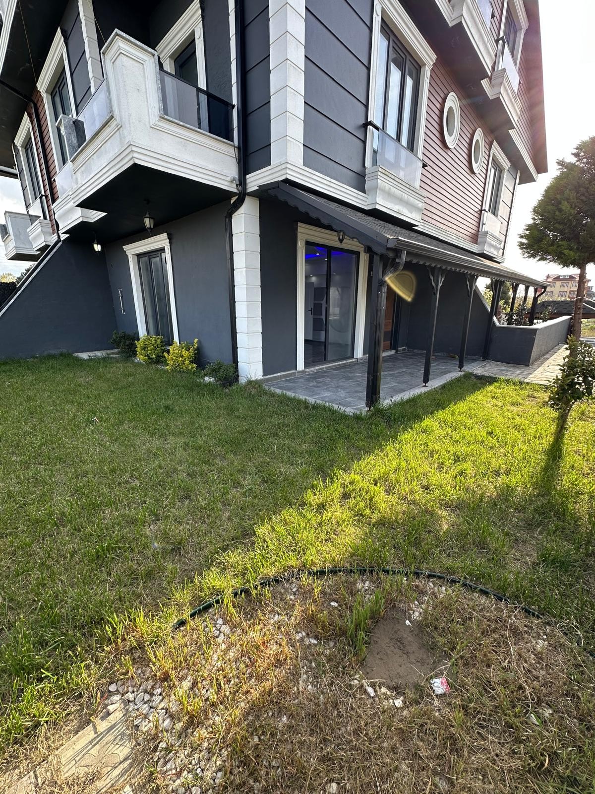 F/P, BARBEKÜLÜ, EBEVEYN BANYOLU, GENİŞ BAHÇE ALANLI, KOMBİ(PETEK) 3+1 TRİPLEKS VİLLA! KOCAALİ ALANDERE MH