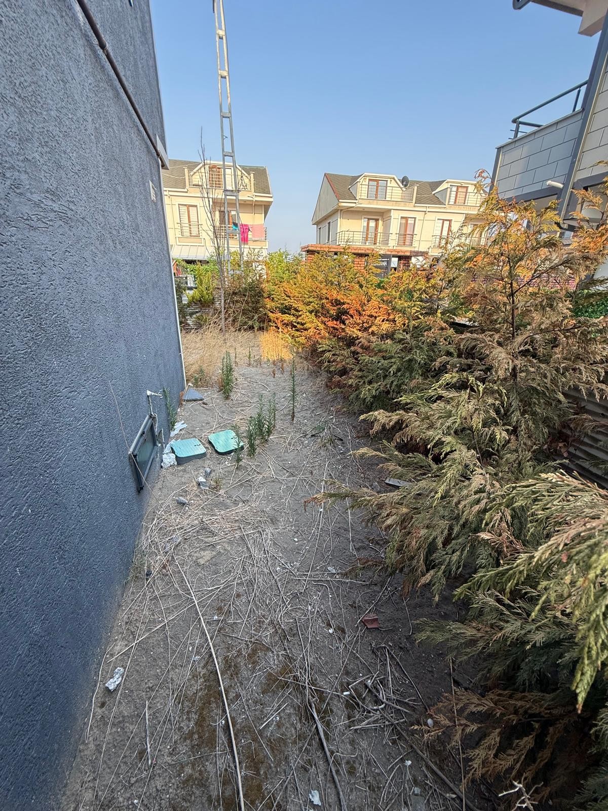 DENİZE SIFIR, 376M2 ARSA İÇİNDE, KÖŞE PARSEL 5+1 TRİPLEKS VİLLA! KOCAALİ ALANDERE MH