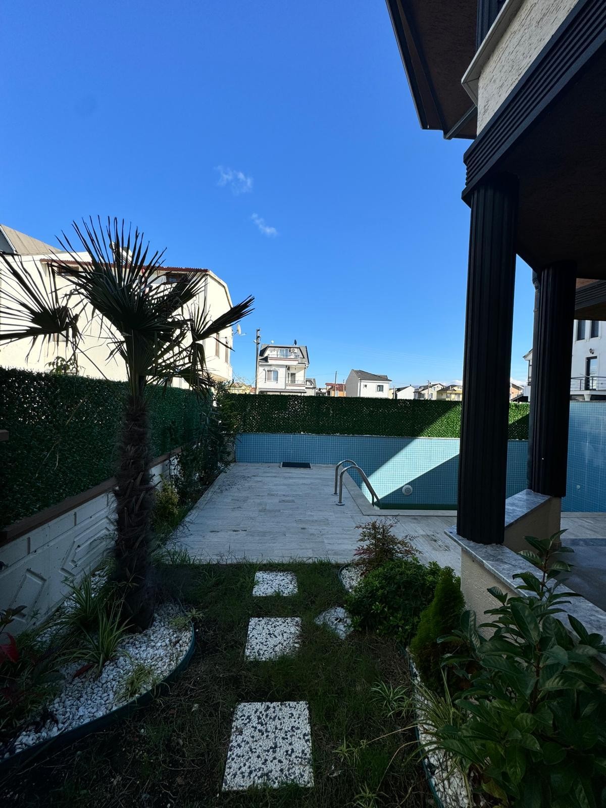 HAVUZLU, DENİZ MANZARALI, JAKUZİLİ EBEVEYN BANYO ODA 5+1 TRİPLEKS VİLLA! KOCAALİ ALANDERE MH