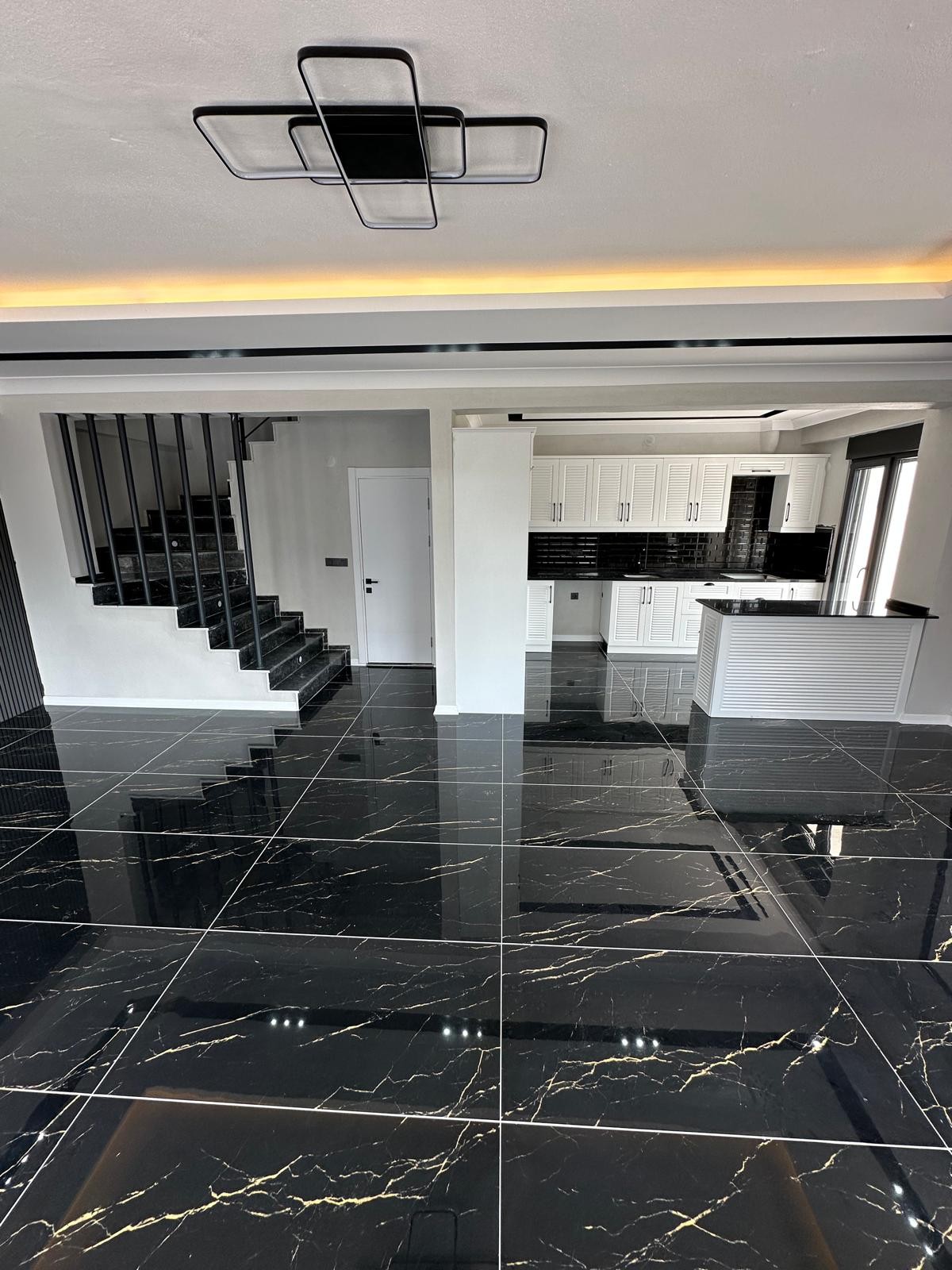 192m2 ARSA İÇİNDE, ULTRA GENİŞ BİNA-BAHÇE GENİŞ KULLANIM ALANLI, LÜKS DİZAYN 5+1 TRİPLEKS! KOCAALİ YAYLA MH