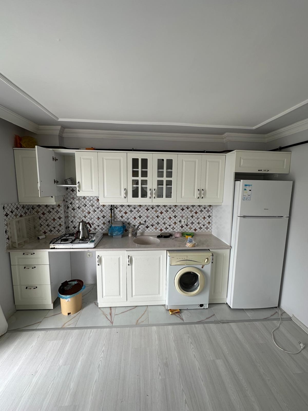 MERKEZ PLAJ, EŞYALI, DENİZE 3DK, ARA KAT, KOMBİ-PETEK, FIRSAT FİYAT 1+1 DAİRE! YALI MH