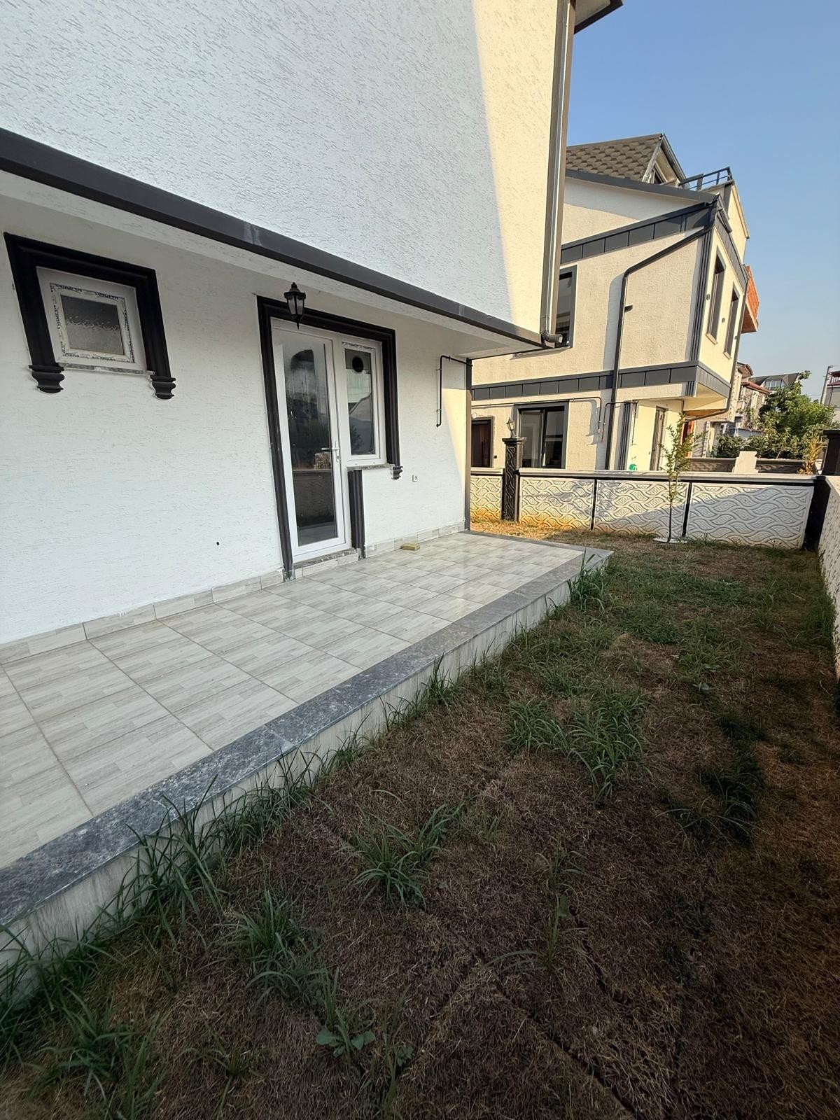 168m2 ARSA İÇİNDE TAM BAĞIMSIZ MÜSTAKİL, ULTRA GENİŞ BAHÇE, AYRI MUTFAK, 5+1 TRİPLEKS VİLLA! KOCAALİ ALANDERE MH
