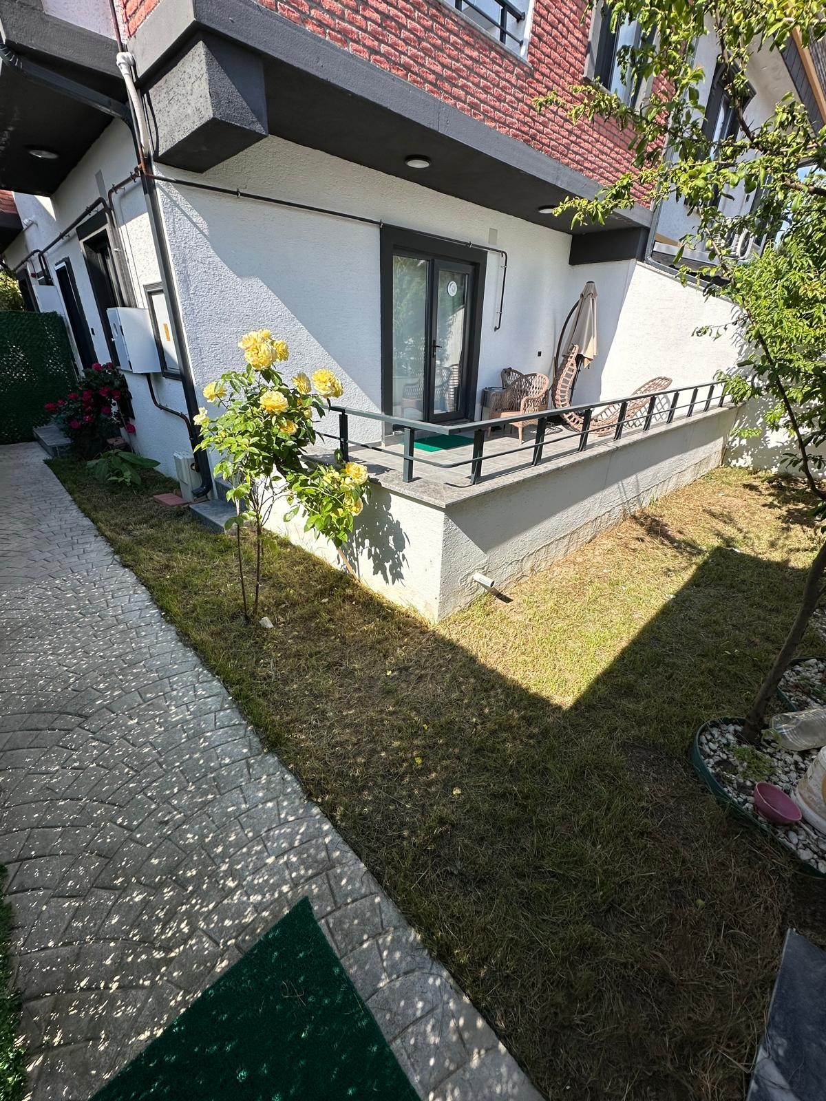 EŞYALI-EŞYASIZ SEÇENEKLİ, OTURUMA HAZIR, MERKEZ PLAJ, YERDEN ISITMA 3+1 TRİPLEKS VİLLA! KOCAALİ YALI MH