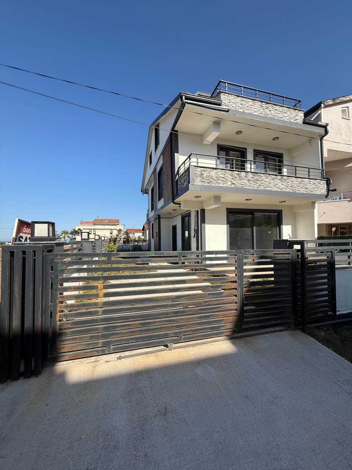 210m2 ARSA İÇİNDE, HER KAT DENİZ MANZARALI, 3 CEPHE ULTRA GENİŞ BAHÇE, TAM BAĞIMSIZ MÜSTAKİL 4+1 TRİPLEKS VİLLA! KOCAALİ ALANDERE MH