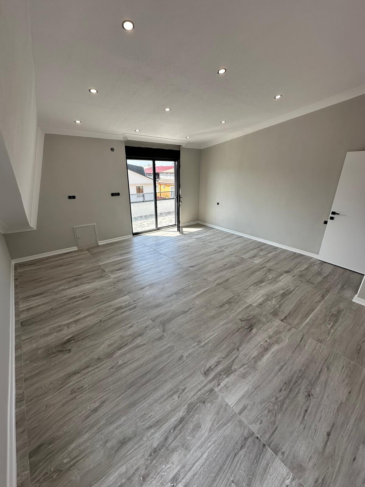 192m2 ARSA İÇİNDE, ULTRA GENİŞ BİNA-BAHÇE GENİŞ KULLANIM ALANLI, LÜKS DİZAYN 5+1 TRİPLEKS! KOCAALİ YAYLA MH