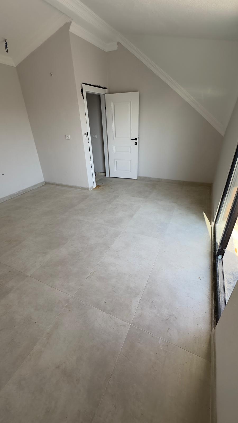 İLÇEMİZİN EN UYGUN FİYAT VİLLASI! EBEVEYN BANYO, DENİZE 50METRE, ÖN-ARKA ÇİFT BAHÇELİ 3+1 TRİPLEKS VİLLA! KOCAALİ KADIKÖY MH