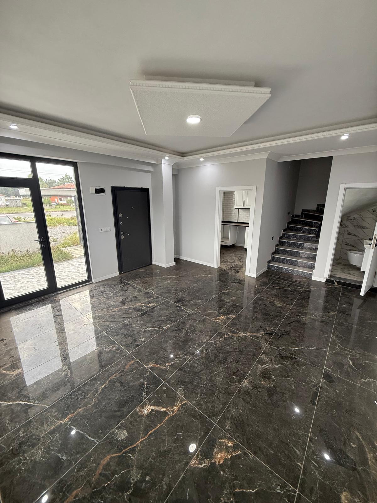 KAÇMAZ FIRSAT FİYAT, AYRI MUTFAK, GENİŞ BAHÇE3+1 TRİPLEKS VİLLA! KOCAALİ ALANDERE MH