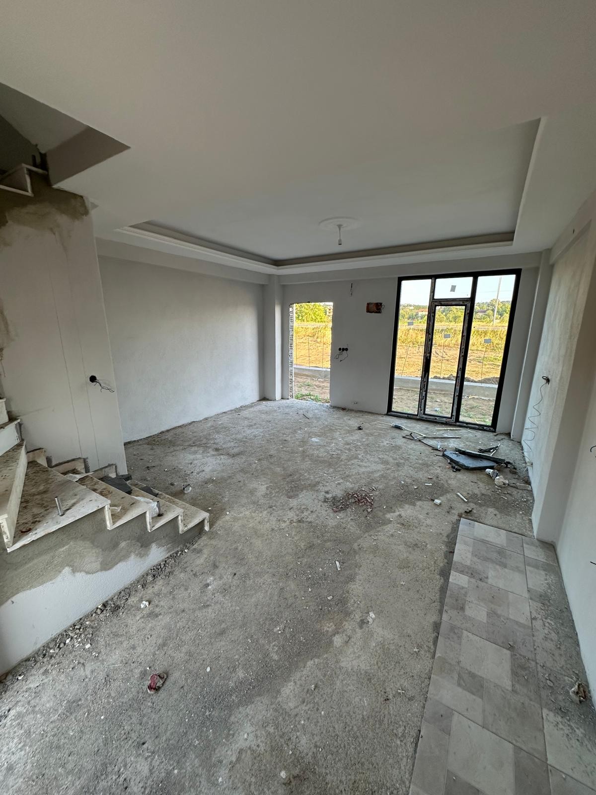 İLÇEMİZİN EN UYGUN FİYAT VİLLASI! EBEVEYN BANYO, DENİZE 50METRE, ÖN-ARKA ÇİFT BAHÇELİ 3+1 TRİPLEKS VİLLA! KOCAALİ ALANDERE MH