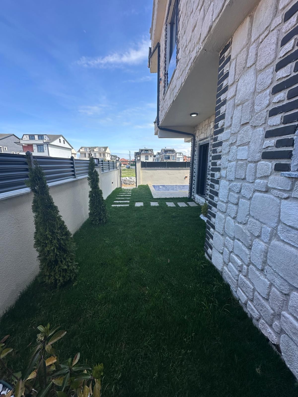 ALAÇATI TAŞ KONSEPT, DENİZE 50M-MANZARALI(3.PARSEL), HAVUZLU, GENİŞ BAHÇE ALANLI, F/P 4+1 TRİPLEKS VİLLA! KOCAALİ ALANDERE MH