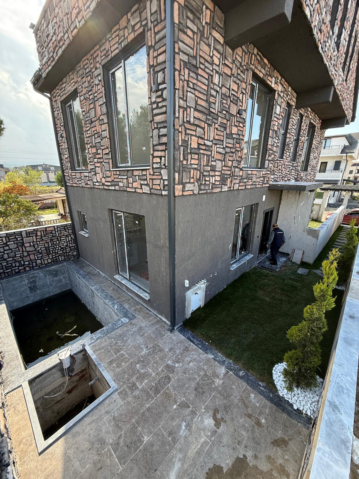 HAVUZLU, PLAJA 160 METRE, LÜKS DİZAYN, EBEVEYN BANYO, HAVUZLU, 3+1 TRİPLEKS VİLLA! KOCAALİ YAYLA MH