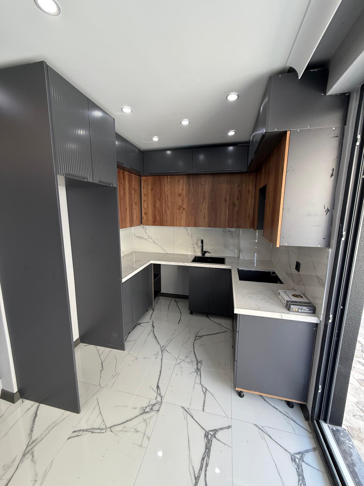 HAVUZLU, ARKA CEPHE, PLAJA 70METRE, LÜKS DİZAYN, YERDEN ISITMA 3+1 TRİPLEKS VİLLA! KOCAALİ ALANDERE MH