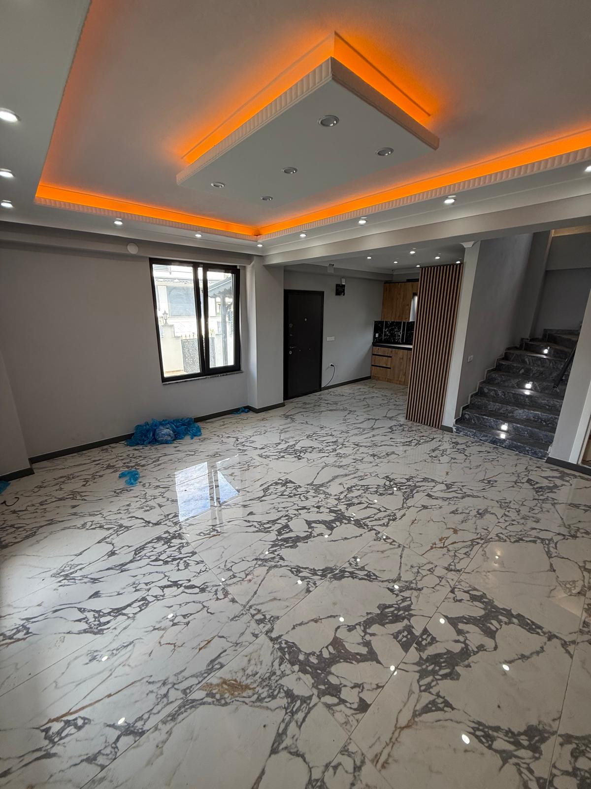 ULTRA GENİŞ BAHÇE, HAVUZLU, KÖŞE PARSEL, MERKEZ PLAJ 3+1 TRİPLEKS VİLLA! KOCAALİ YAYLA MH