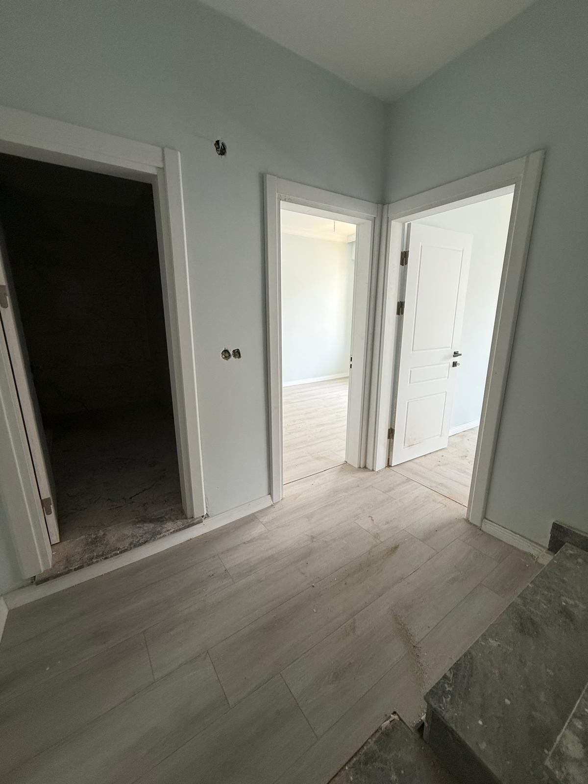 MÜSTAKİL GİRİŞ-BAHÇE, EBEVEYN BANYO, MERKEZ PLAJ 3+1 TRİPLEKS ! KOCAALİ YALI MH